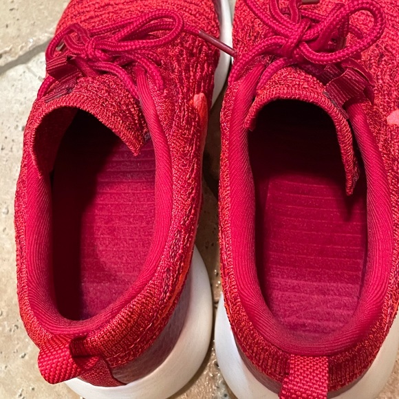 Nike ladies Roshe - Picture 2 of 4